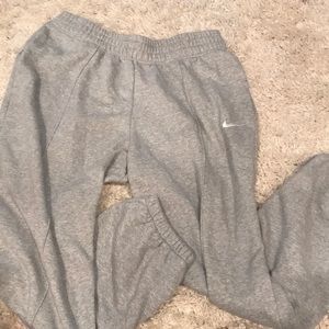 Nike gray sweatpants 2022